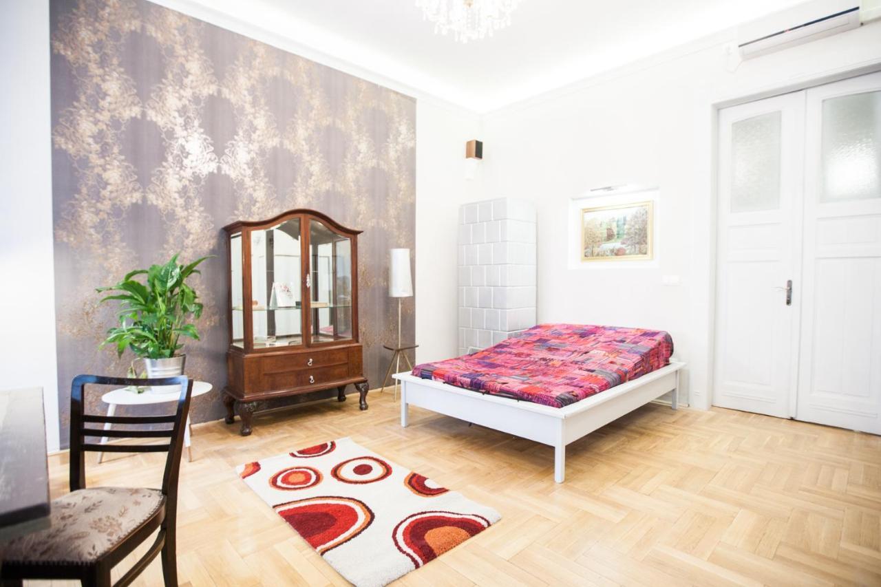 N40 By Small Home Будапеща Екстериор снимка