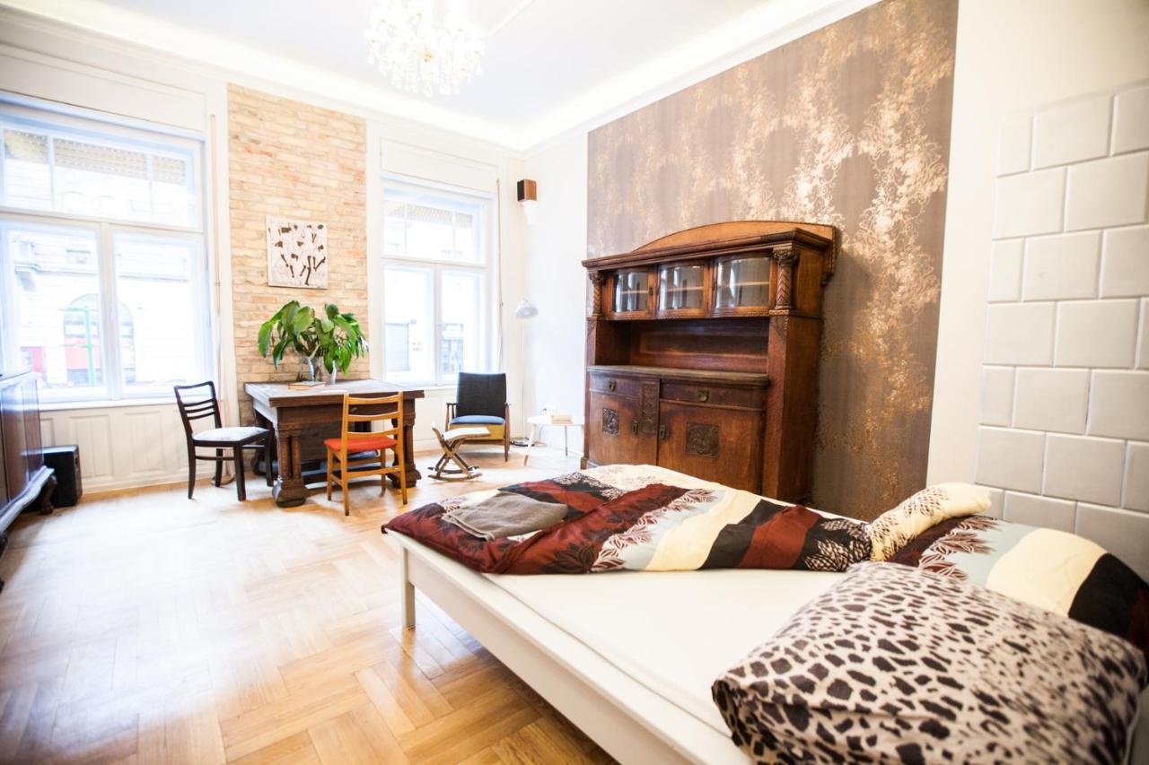 N40 By Small Home Будапеща Екстериор снимка